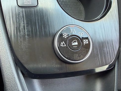 Certified 2026 Nissan Rogue SV AWD/4WD image 31