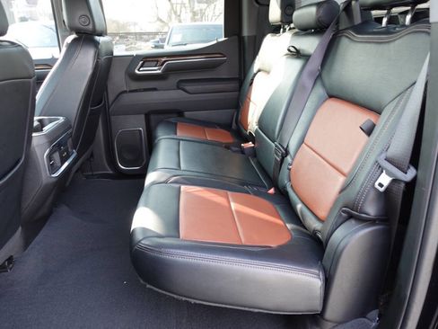 Used 2023 GMC Sierra 1500 Elevation w/ X31 Off-Road Package AWD/4WD image 25