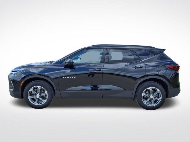 Used 2024 Chevrolet Blazer LT w/ Convenience Package FWD image 5