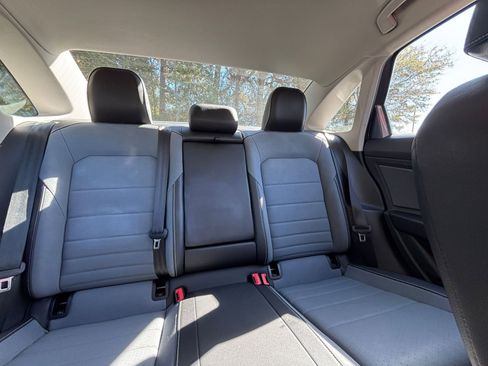 Used 2025 Volkswagen Jetta SE image 37