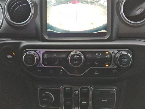 Certified 2021 Jeep Wrangler Unlimited Rubicon 4xe w/ Cold Weather Group image 21