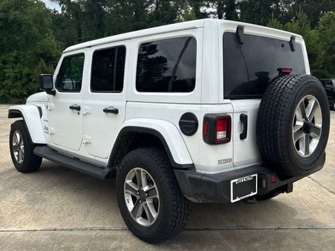 Used 2022 Jeep Wrangler Unlimited Sahara w/ Cold Weather Group AWD/4WD image 3