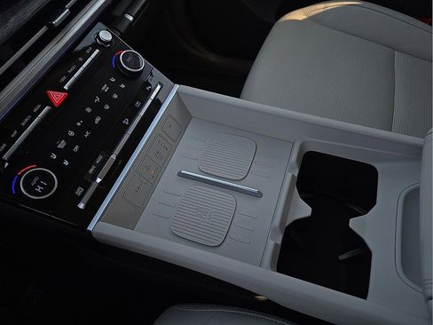 Used 2024 Hyundai Santa Fe Limited image 22