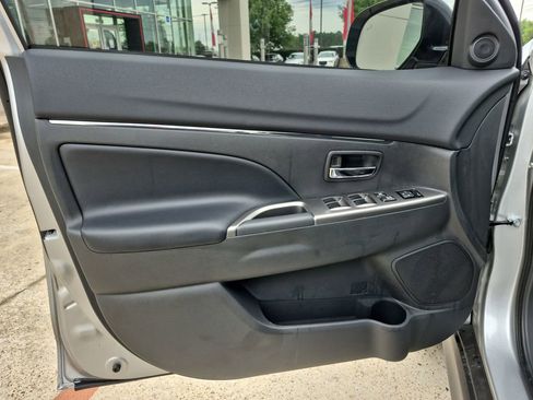 Used 2025 Mitsubishi Outlander Sport SE image 16