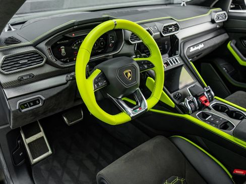 Used 2022 Lamborghini Urus AWD/4WD image 29