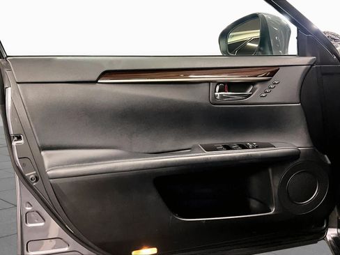 Used 2016 Lexus ES 350 w/ Navigation System Package FWD image 21
