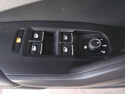 Used 2024 Volkswagen Jetta SE image 27