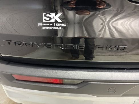 Used 2025 Chevrolet Traverse Z71 w/ Driver Confidence Package image 21