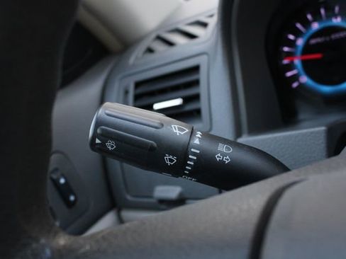 Used 2011 Ford Fusion SE image 10