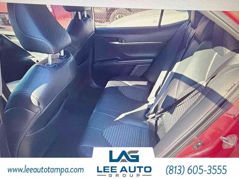 Used 2023 Toyota Camry SE FWD image 4