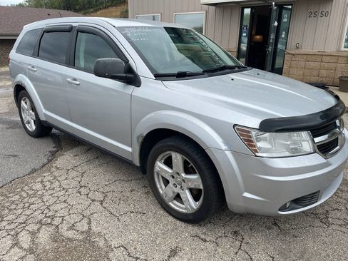 Used 2009 Dodge Journey SXT w/ Flexible Seating Group image 2