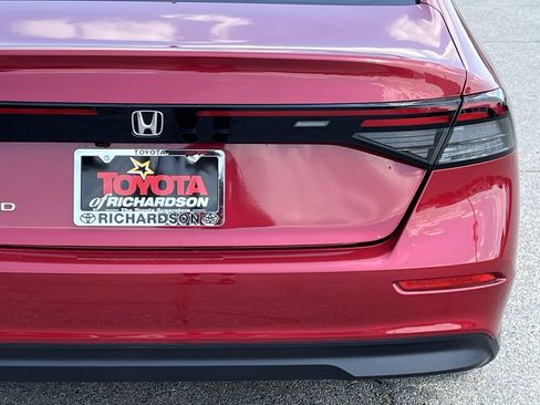 Used 2023 Honda Accord EX image 6