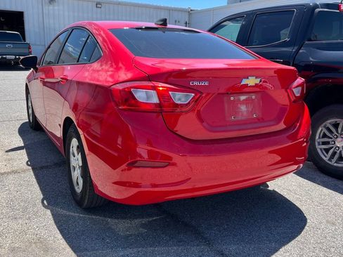 Used 2017 Chevrolet Cruze LS FWD image 4