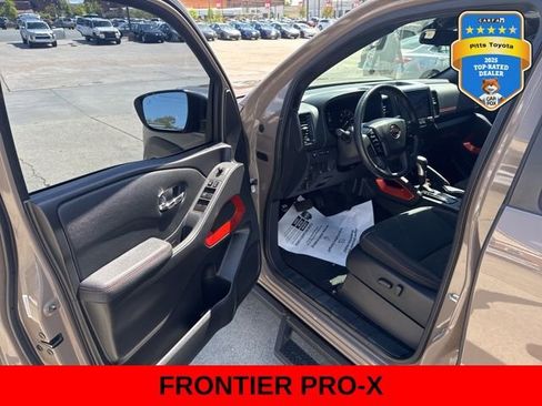 Used 2022 Nissan Frontier Pro-X w/ Technology Package RWD image 9