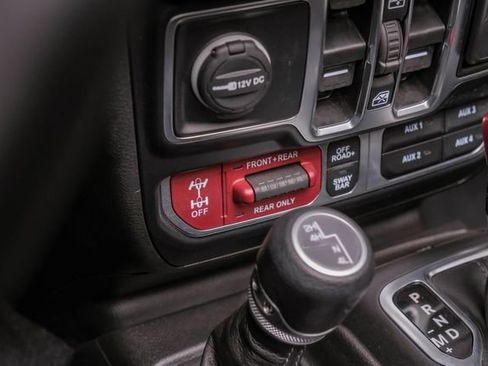 Used 2024 Jeep Wrangler Unlimited Rubicon w/ Technology Group image 77