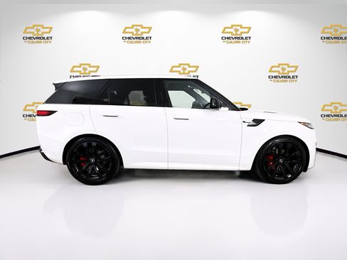 Used 2025 Land Rover Range Rover Sport Dynamic SE image 8