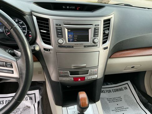 Used 2014 Subaru Outback 2.5i Limited w/ Moonroof Package image 13