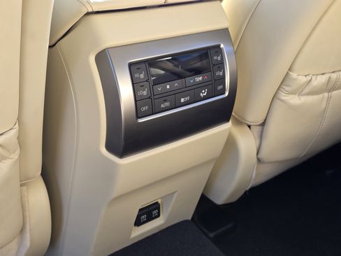 Certified 2022 Lexus GX 460 Luxury image 29