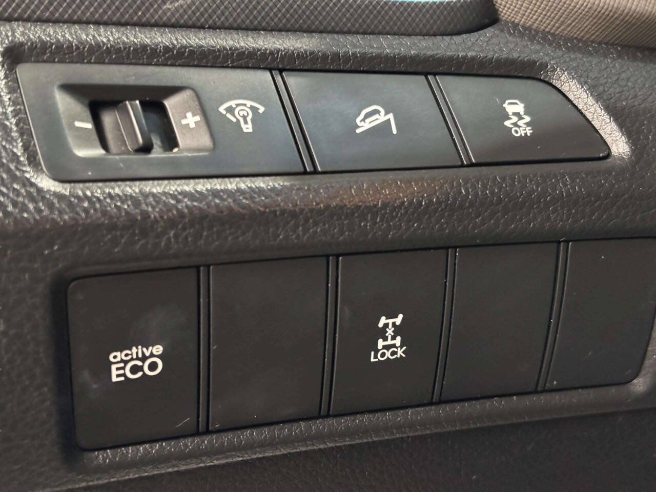 Used 2016 Hyundai Santa Fe Sport AWD/4WD image 24