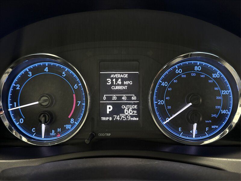 Used 2019 Toyota Corolla LE FWD image 14