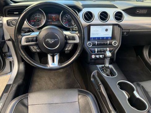 Used 2020 Ford Mustang Premium RWD image 18