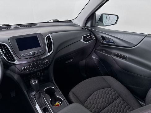 Used 2020 Chevrolet Equinox LT w/ Driver Convenience Package AWD/4WD image 23