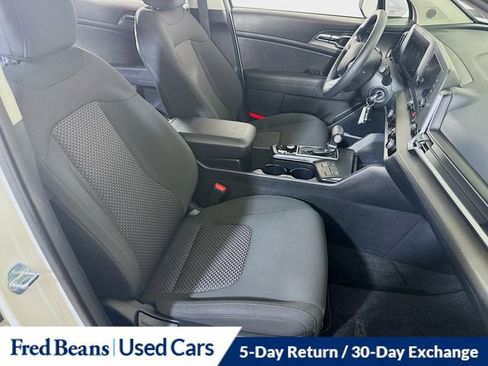 Used 2023 Kia Sportage LX image 12