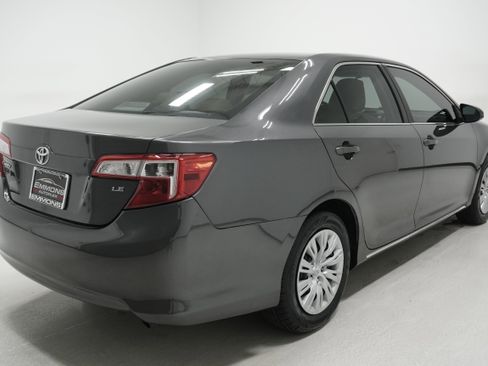 Used 2012 Toyota Camry LE image 4
