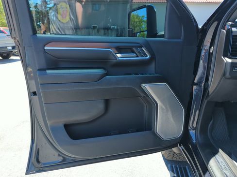 Used 2024 GMC Sierra 2500 Denali w/ Denali Reserve Package AWD/4WD image 17