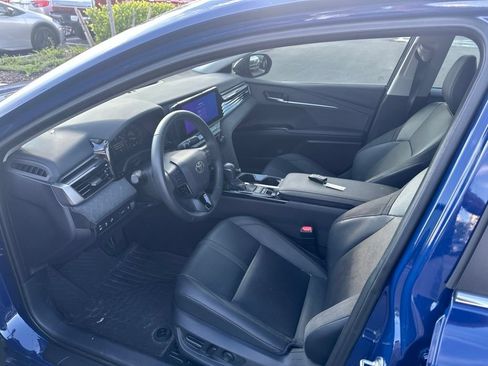 Used 2025 Toyota Camry XLE FWD image 10