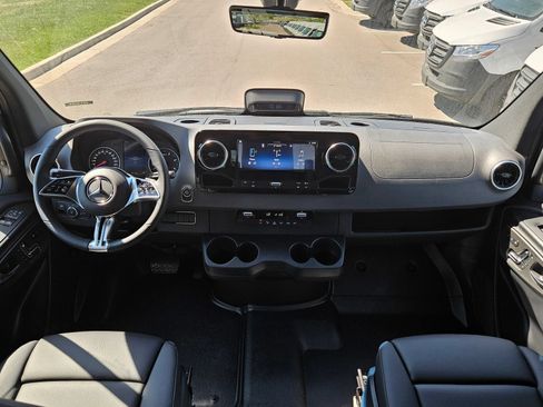 New 2025 Mercedes-Benz Sprinter 2500 image 15