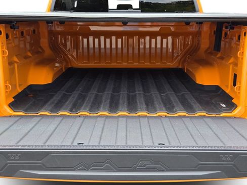 Used 2025 Chevrolet Colorado W/T w/ WT Custom Package RWD image 12