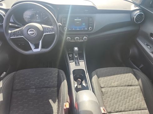Used 2023 Nissan Kicks SV image 5