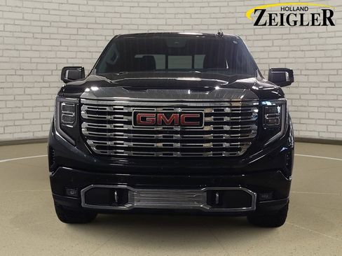 Used 2023 GMC Sierra 1500 Denali w/ Denali Reserve Package AWD/4WD image 2