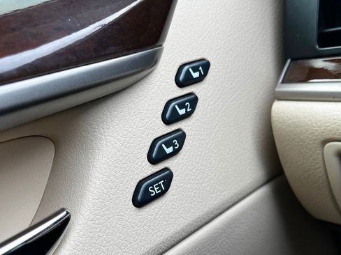 Used 2016 Lexus ES 350 w/ Ultra Luxury Package FWD image 30