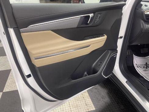 New 2025 Buick Enclave Preferred w/ Power Package AWD/4WD image 8
