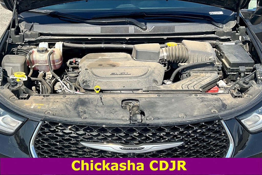 Used 2023 Chrysler Pacifica Touring-L FWD image 30