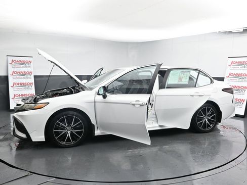 Used 2023 Toyota Camry SE image 42