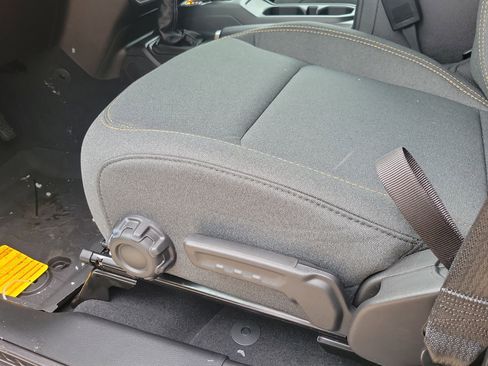 New 2026 Jeep Gladiator Sport image 9