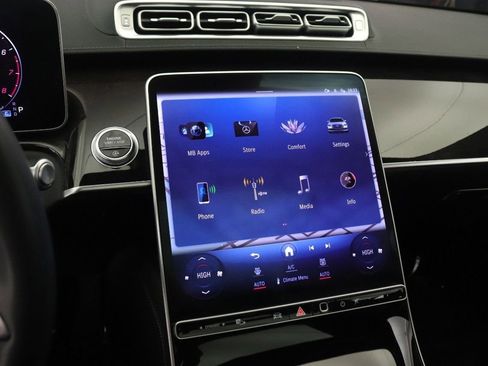 Certified 2022 Mercedes-Benz S 500 4MATIC image 11