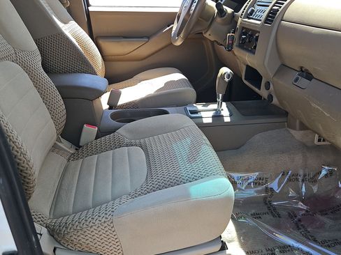 Used 2007 Nissan Frontier SE w/ SE Value Truck Pkg RWD image 23