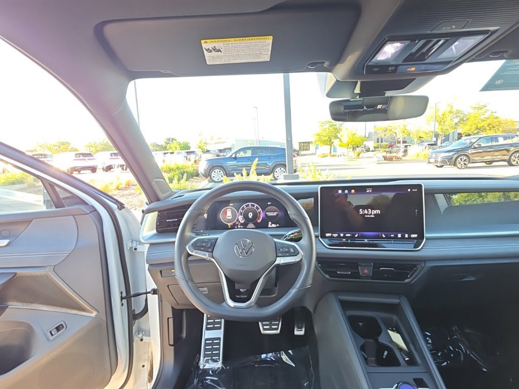 Certified 2026 Volkswagen Tiguan SE R-Line AWD/4WD image 15
