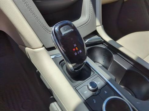 Used 2024 Cadillac XT6 Premium Luxury FWD image 10