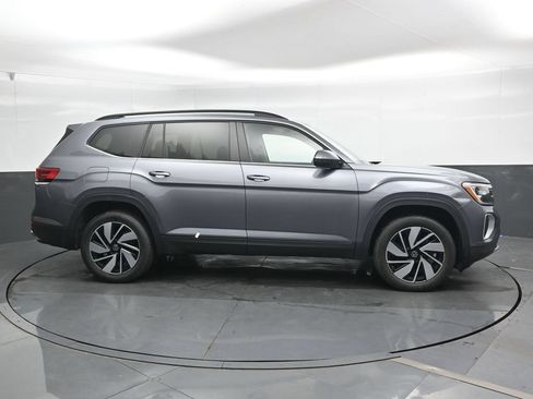 Used 2024 Volkswagen Atlas SE FWD image 4