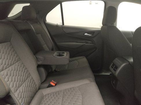 Used 2021 Chevrolet Equinox LT w/ Driver Convenience Package image 19