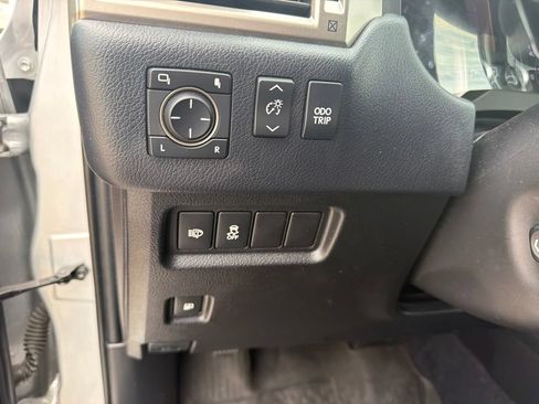 Used 2019 Lexus GX 460 Premium AWD/4WD image 12
