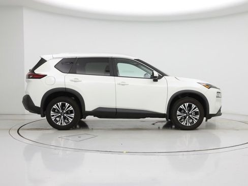 Used 2023 Nissan Rogue SV image 1