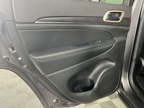 Used 2014 Jeep Grand Cherokee Limited image 12