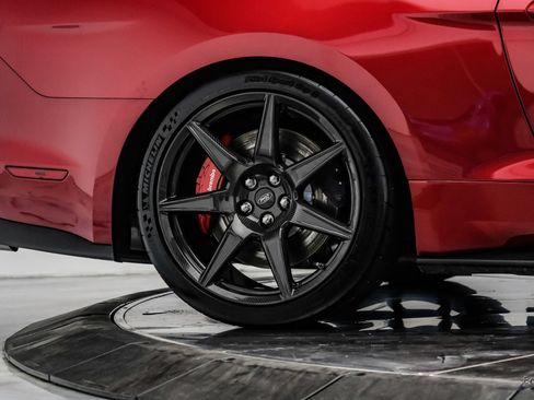 Used 2020 Ford Mustang Shelby GT500 w/ Carbon Fiber Track Pack RWD image 97