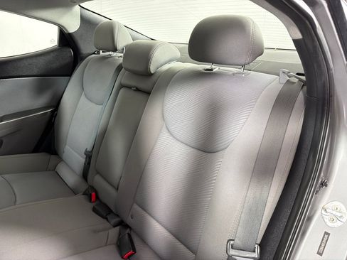 Used 2013 Hyundai Elantra GLS w/ Preferred Pkg FWD image 17